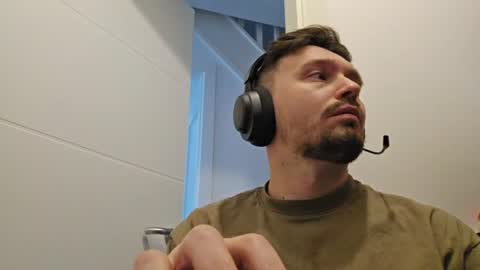 8inchdude93 online show from July 24, 2:31 pm