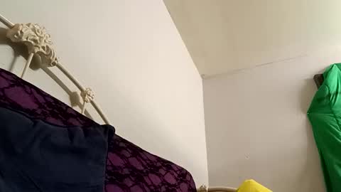 8intenn online show from February 25, 12:58 pm