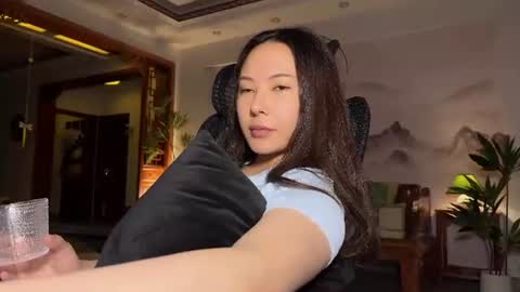 lily online show from July 1, 3:46 pm