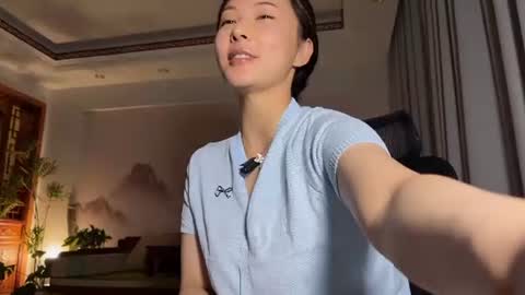 lily online show from July 1, 5:58 pm