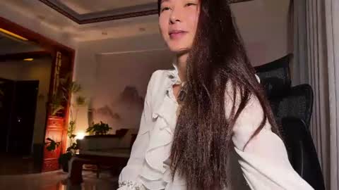 lily online show from July 2, 4:19 pm