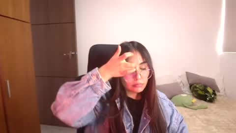 abby 3 online show from August 4, 8:17 pm