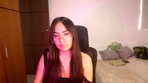 abby 3 online show from August 11, 7:05 pm