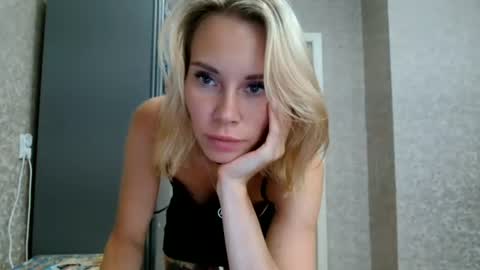 _alex1819 online show from August 6, 7:18 am