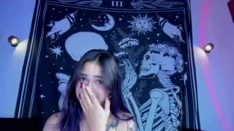_alicesasha_ online show from June 14, 11:51 am