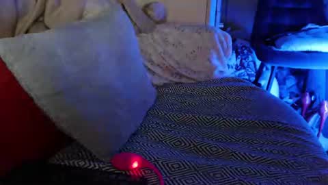 _alyssia_ online show from August 13, 7:50 pm