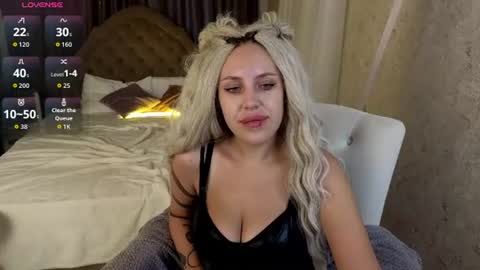 _amymoore online show from August 6, 2:32 am