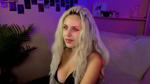 _amymoore online show from August 14, 1:20 am
