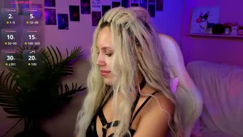 _amymoore online show from August 14, 3:32 am
