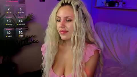 _amymoore online show from August 14, 7:56 am