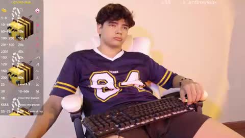 _an_drew18 online show from August 11, 3:58 pm