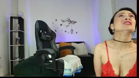 Anais online show from August 11, 4:03 am