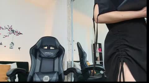 Anais online show from August 13, 7:11 am