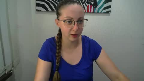 Anna online show from August 6, 10:47 am