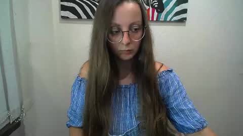 Anna online show from August 10, 9:33 am