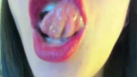 antonia online show from August 6, 3:11 pm