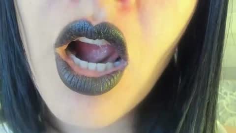 antonia online show from August 7, 5:02 pm