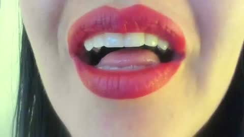 antonia online show from August 12, 3:14 pm