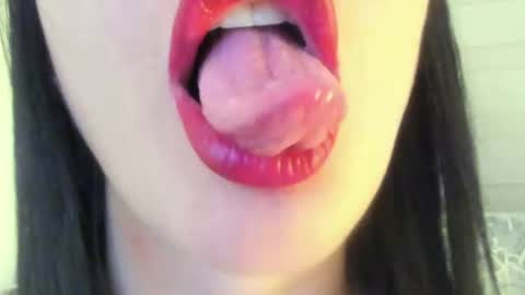 antonia online show from August 13, 3:59 pm