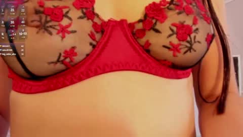 _aria_carter_ online show from June 6, 4:02 pm