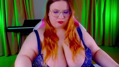 _ariaakashi_ online show from July 23, 6:43 pm