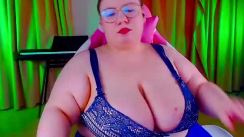 _ariaakashi_ online show from August 2, 3:30 pm