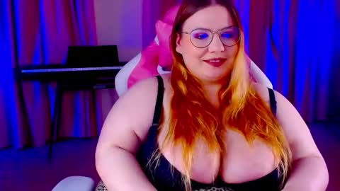 _ariaakashi_ online show from August 17, 3:06 pm