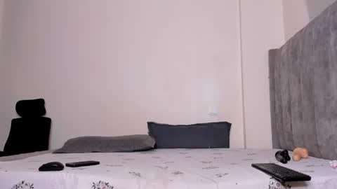 Ariah independent model online show from August 13, 3:42 am