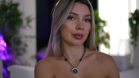 Arielle online show from August 4, 11:51 am
