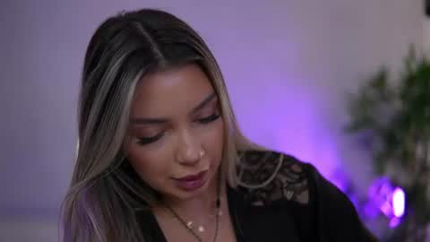 Arielle online show from August 11, 9:11 am