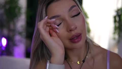 Arielle online show from August 15, 9:35 am