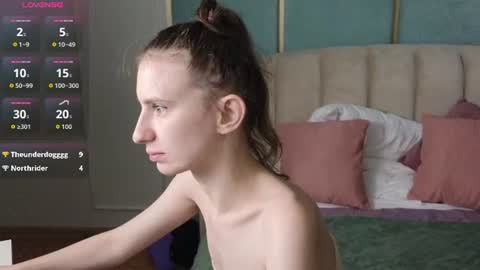 _ash_leyy_ online show from August 4, 2:30 am