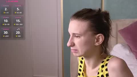 _ash_leyy_ online show from August 8, 7:19 am