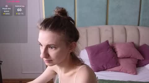 _ash_leyy_ online show from August 12, 1:30 am