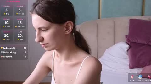 _ash_leyy_ online show from August 12, 4:48 am