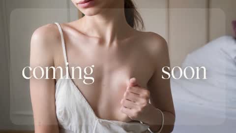 _ash_leyy_ online show from August 12, 5:54 am