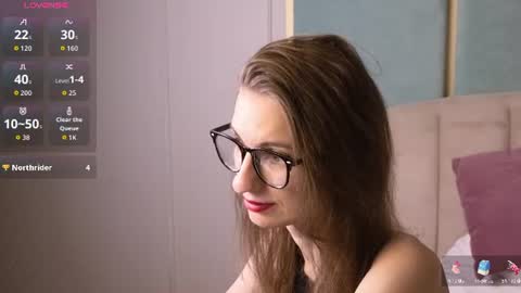 _ash_leyy_ online show from August 13, 2:47 am