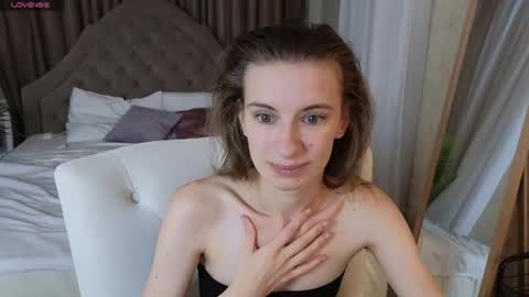 _ash_leyy_ online show from August 14, 2:26 am