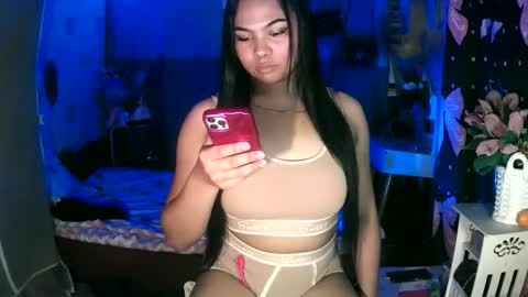 _asianslutyymikha_ online show from April 21, 9:59 am