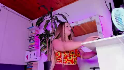 fer online show from August 5, 3:37 am
