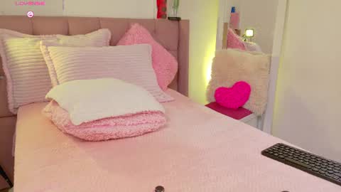 Sara  freelance model online show from July 23, 5:43 am