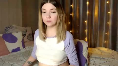 Elizabeth online show from July 3, 9:39 pm