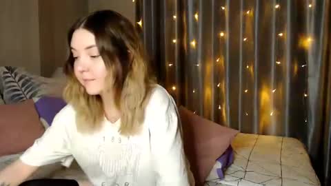 Elizabeth online show from July 10, 9:09 pm