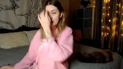 Elizabeth online show from July 25, 9:41 pm