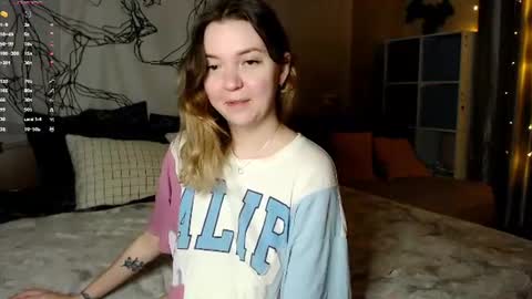 Elizabeth online show from August 5, 9:57 pm