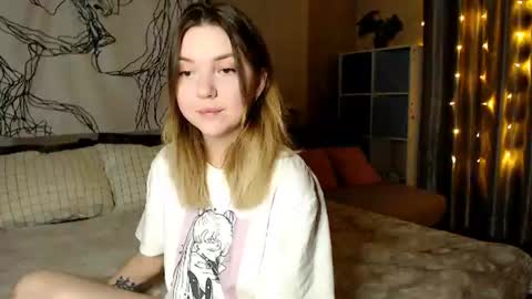 Elizabeth online show from August 11, 9:28 pm