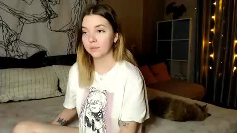 Elizabeth online show from August 13, 9:18 pm