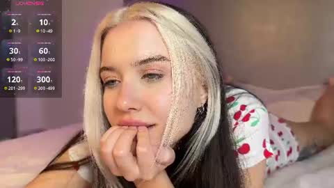 Vi and Alex online show from July 28, 10:05 pm