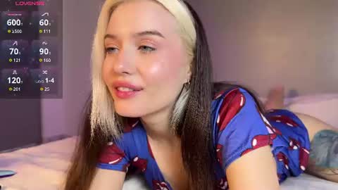 Vi and Alex online show from August 2, 9:00 pm