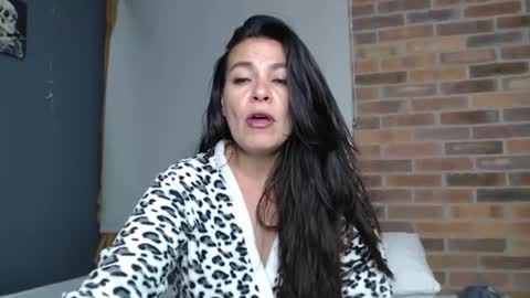 _bonnie__and_clyde online show from August 8, 3:17 am